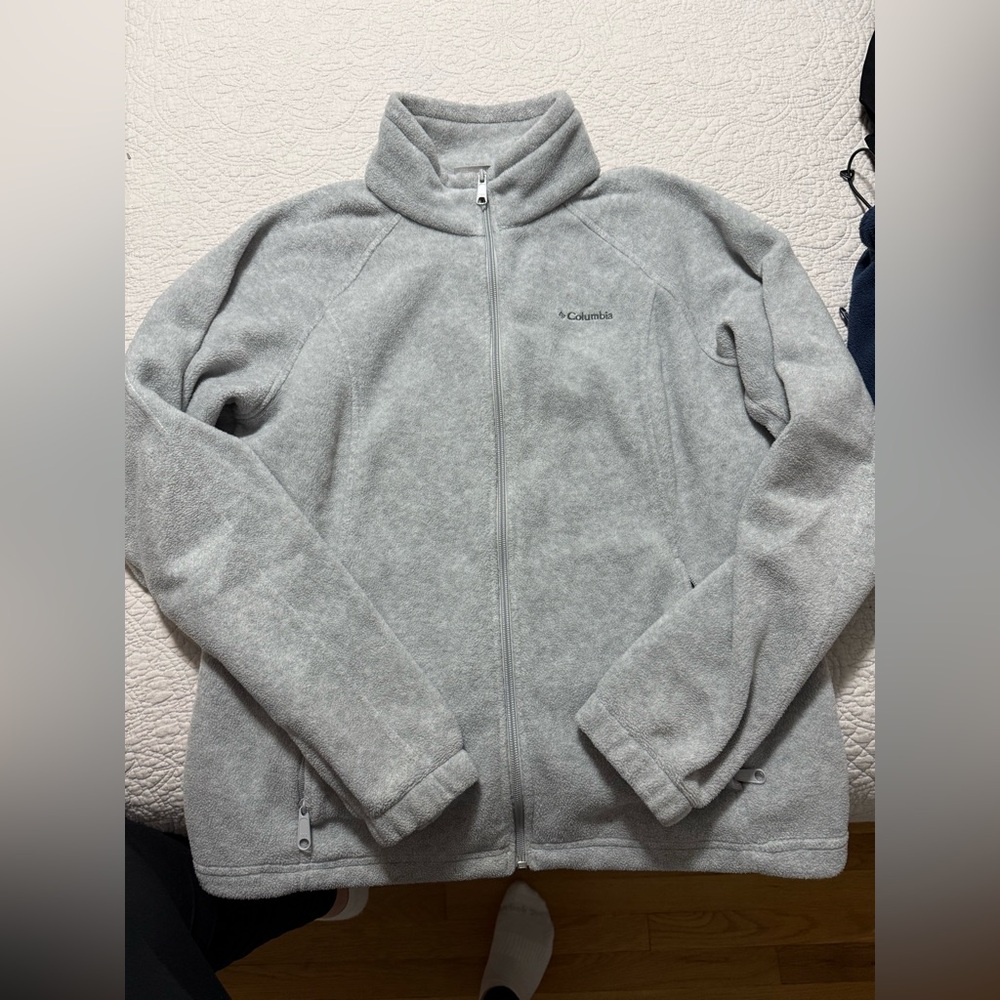 Woman grey Columbia zip up